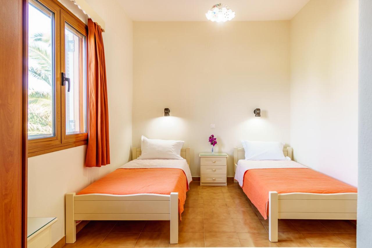 Irini Studios Skyros Bagian luar foto