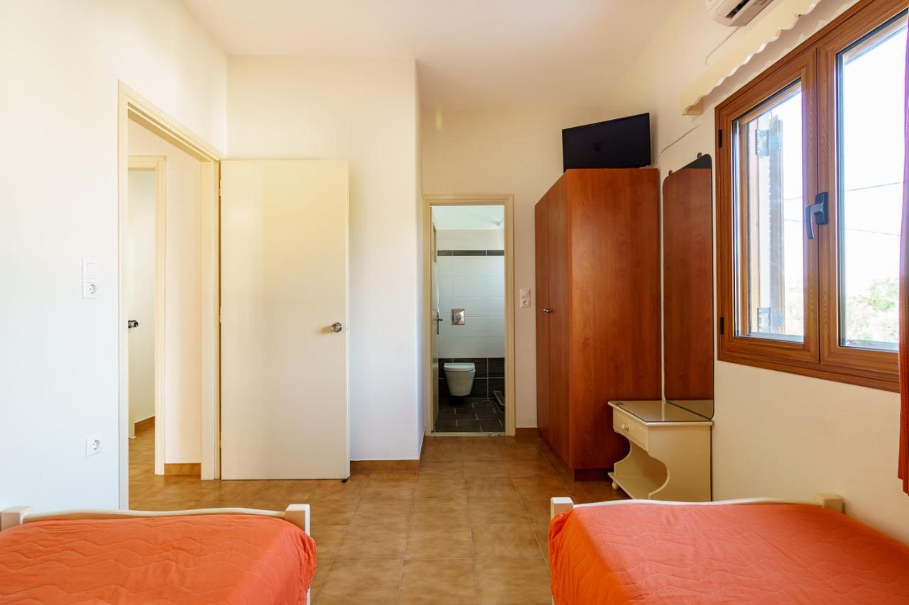 Irini Studios Skyros Bagian luar foto