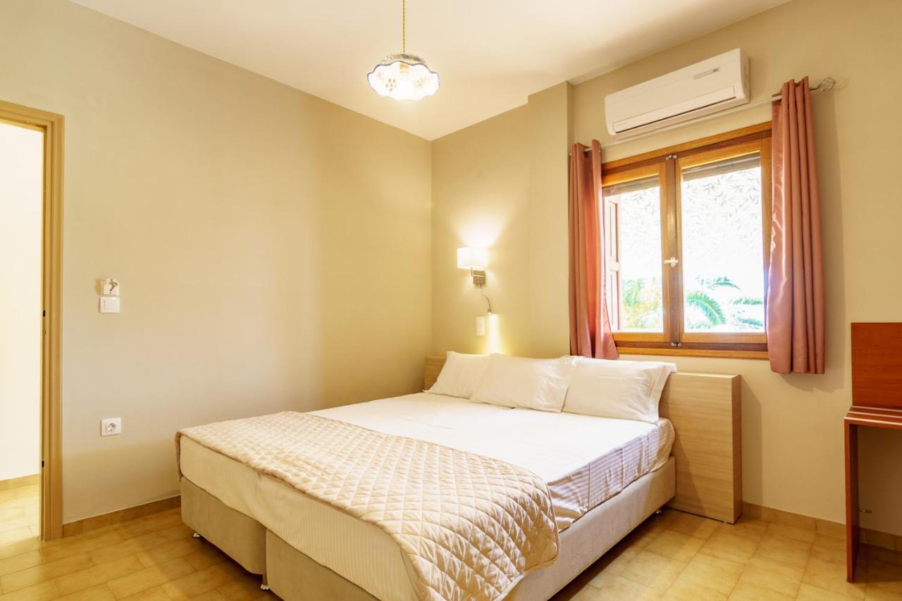 Irini Studios Skyros Bagian luar foto