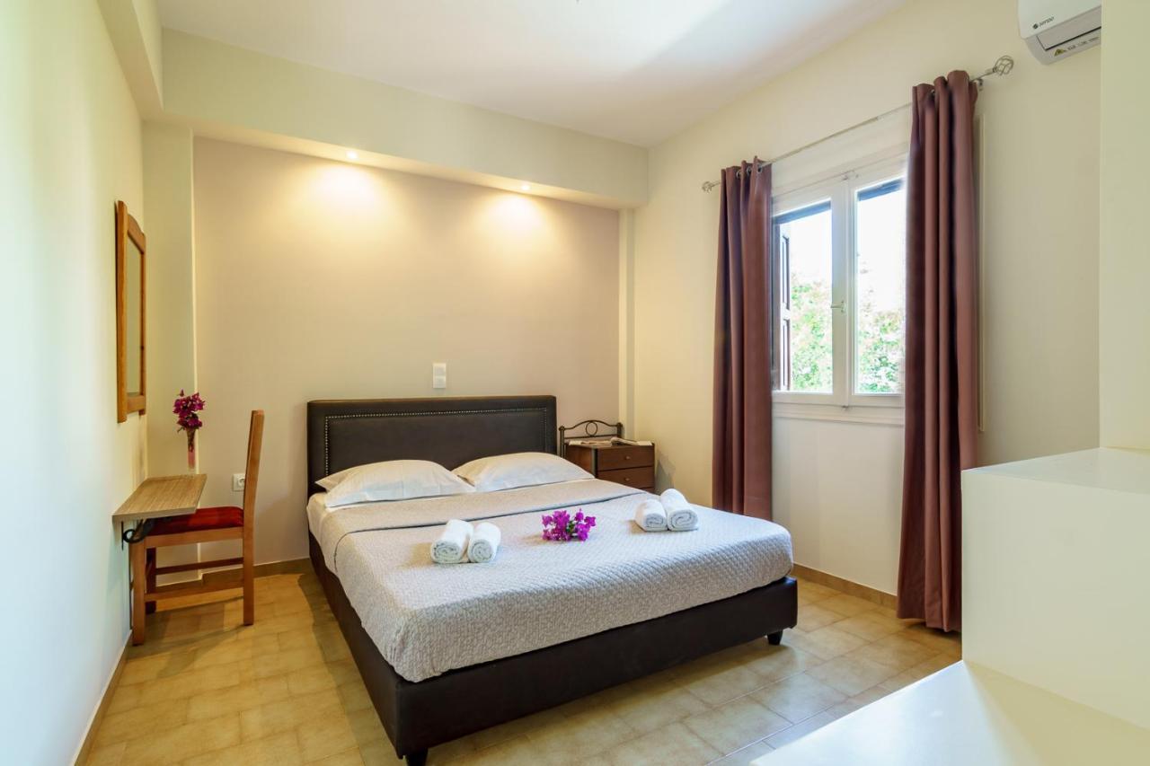 Irini Studios Skyros Bagian luar foto