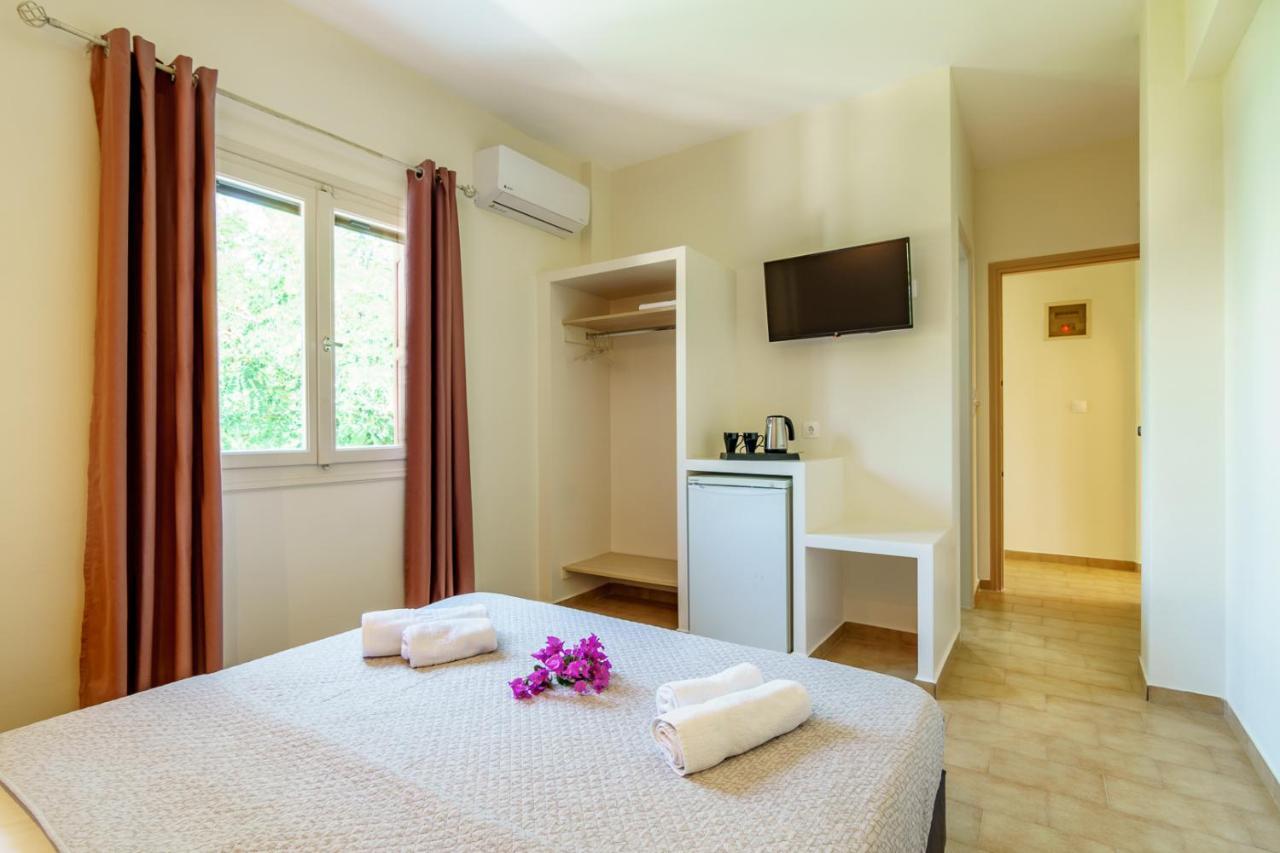 Irini Studios Skyros Bagian luar foto