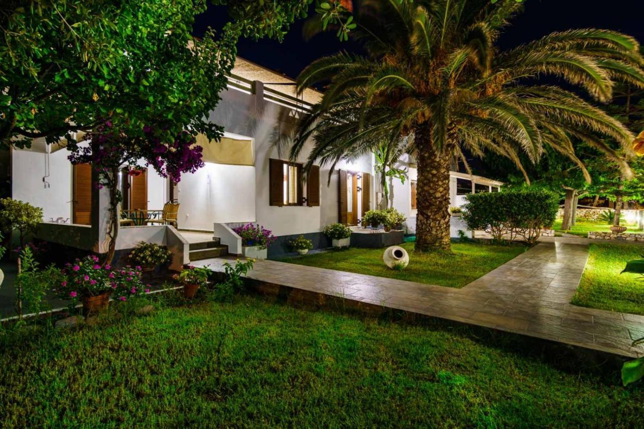 Irini Studios Skyros Bagian luar foto