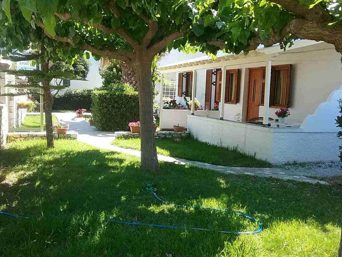 Irini Studios Skyros Bagian luar foto
